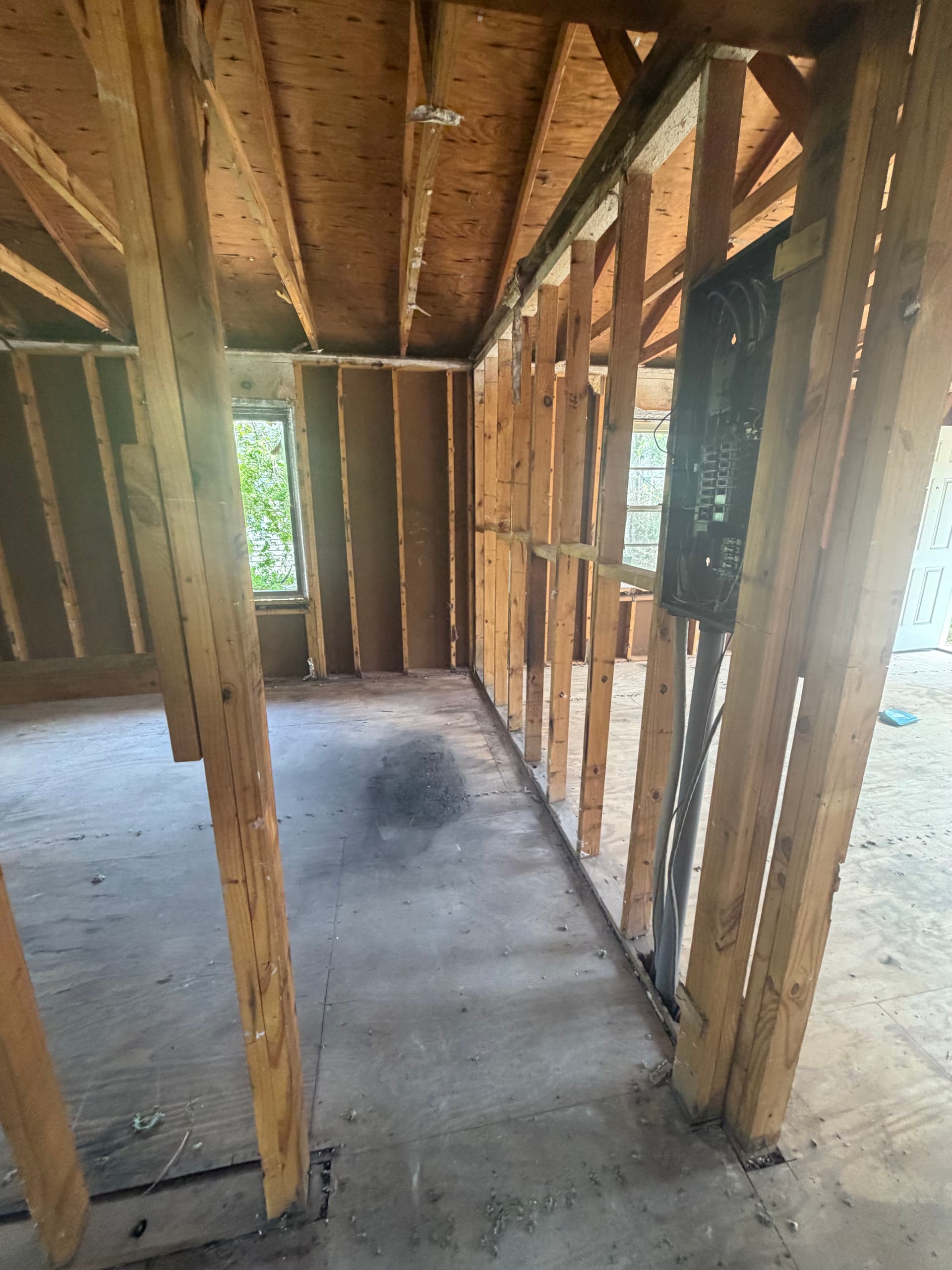 Gallery photos for Fire-Damaged Home Gets a Full Gut and Fresh Start: Image #2